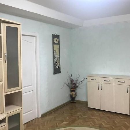 Уютненькая Квартирка Kyiv Exterior photo